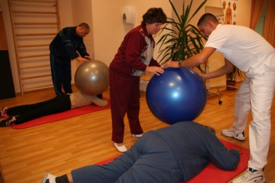 Rückenschule in Waren (Müritz) bei der Physiotherapie und Krankengymnastik Peter Tschiedel